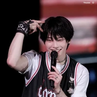 Jeongin (i.n)