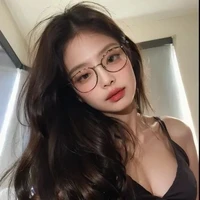 Kim Jennie (omega)