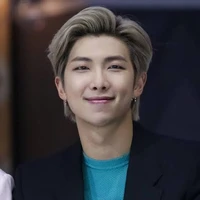 The king(Kim namjoon)