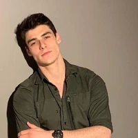 gustavo (pai das meninas)