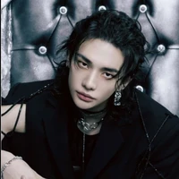 Hyunjin ( Lobo )