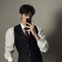 อินท์(พี่คนกลาง)