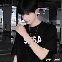 พลอย น.อ