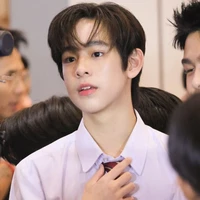 สกาย.