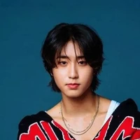 Han jisung ( 21 ans, oméga, pauvre)