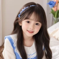 Lee askira