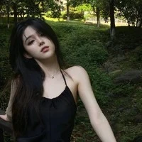อุ่นไอ//นางเอก