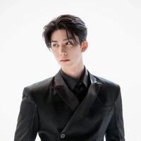 คิง(มือขวาศิลา)