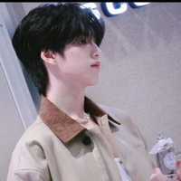 วาฬ.เพื่อน พ.อ