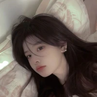 นาเดียร์:นางเอก