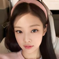 Kim Jennie ( oméga, 24 ans, Princesse)