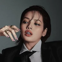 Lalisa ( 27 ans, Alpha, Comtesse)
