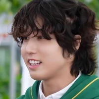 Han Jisung (22ans, riche, Omega)