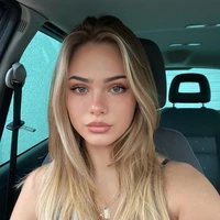 Viviane (melhor amiga da bia)