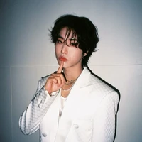 🍒 𝐻𝑎𝑛 𝐽𝑖𝑠𝑢𝑛𝑔