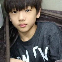 Jisung ( umur 8 )
