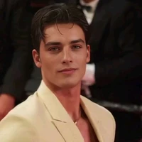 Dr.Garrett Green