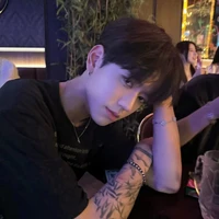 ซัน มือขวา พ.อ