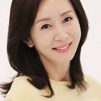 nyonya kim lusy(momy lisa)