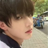 เพื่อน น.อ  พี