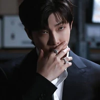 Namjoon *Alfa Dominante*