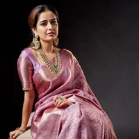 Vani Oberoi (fl mom)