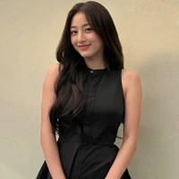 Em/ Jihyo (A)