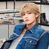 Kim Taehyung(Royal Omega)
