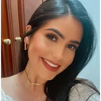 Lívia/Mãe das meninas