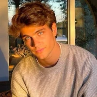 Christopher Alvarez 