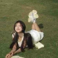 จูเลีย ( ครู )