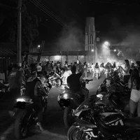 YANG ADA DI ARENA BALAPAN