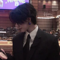 อดัม