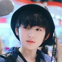 คริส(นายเอก)