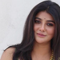 Meera kapoor (fl mom)