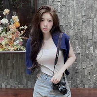 นีน่า//นางเอก