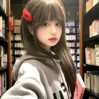 ลินลี่     พี่สาว    น.อ