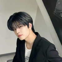 ฉลาม(เพื่อนนายเอก)