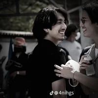 บาส(คู่อริพ.อ)ผู้เล่นของ