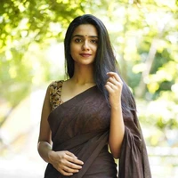 Devi Varma (fl bff)