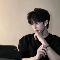 เคน(แฝดพี่คนกลาง   พ.อ)