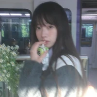 เป้ย[นางเอก]