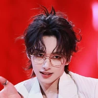 Wen Junhui /left hand/Fire Bloodstream