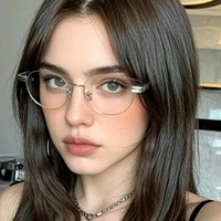 Ariana Miller