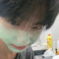 โอชิ(เพื่อนนายเอก)