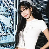 นิตา(นางเอก,คนกลาง)