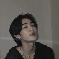 พลอย