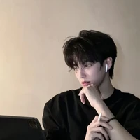 ลูคัส:พระเอก
