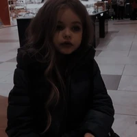 Luiza(irmã um pouco mais nova)