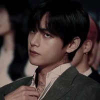 Kim Vincent ( v ) E 🖤